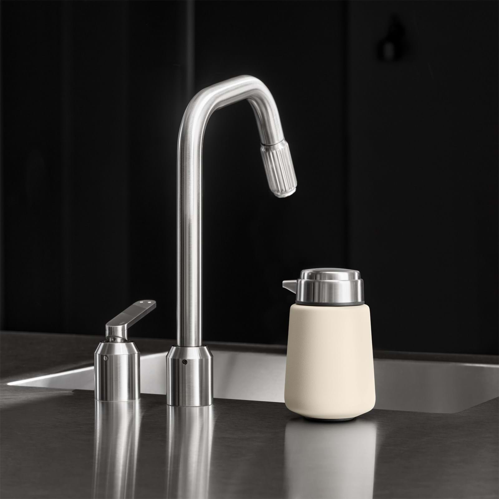 Vipp 9 Tvålpump från Vålamagasinet Badrumstillbehör, Vipp, Image-6