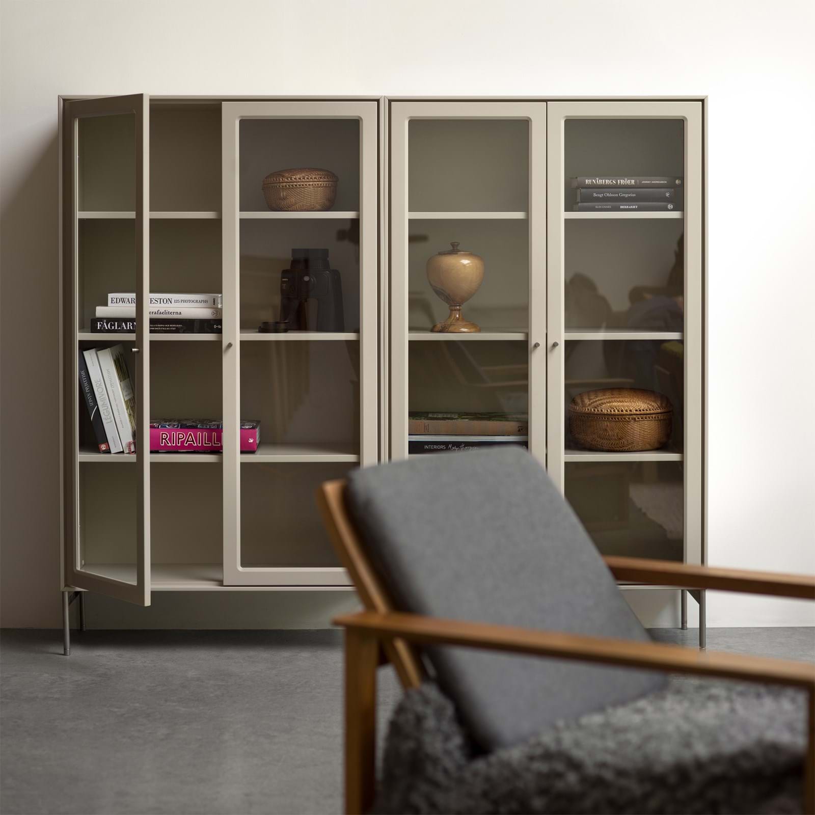 Volt Skåp 130 cm från Vålamagasinet Skåp och vitrinskåp, Mavis, Image-2